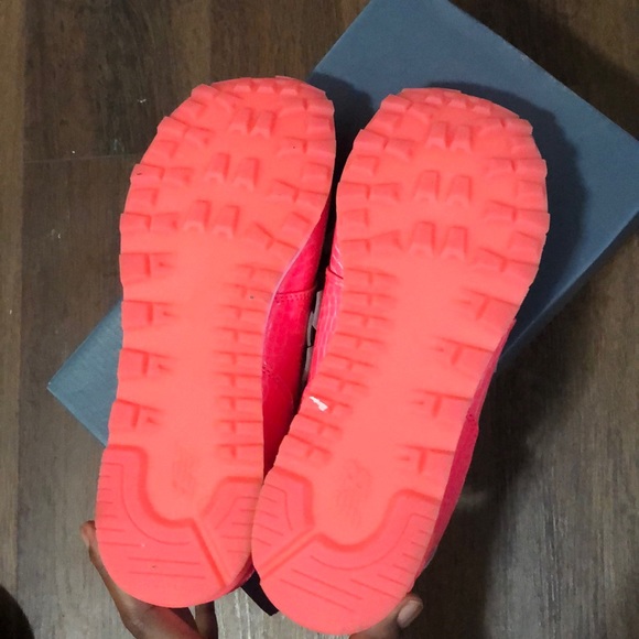Big Kid Pink New Balance - Picture 2 of 3